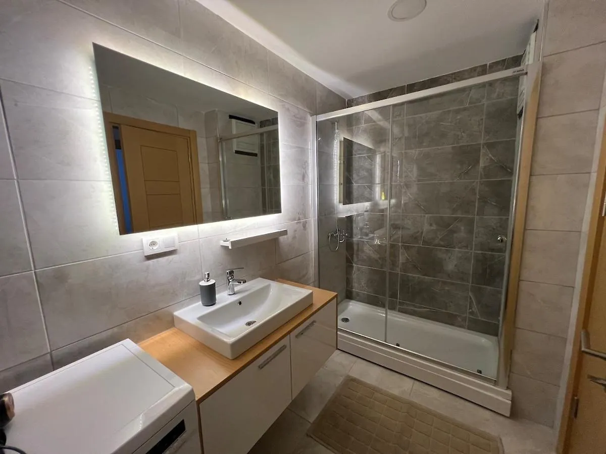 Luxury Designed Comfortable 2 Rooms & 1 Living Room Apartment Free Parking Garaj Istanbul