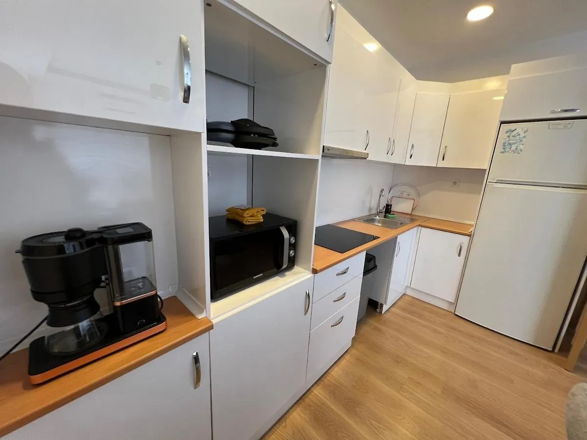 Luxury Designed Comfortable 2 Rooms & 1 Living Room Apartment Free Parking Garaj Istanbul 0*,